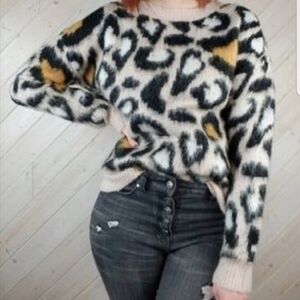Silverflint size medium Leopard animal print sweater